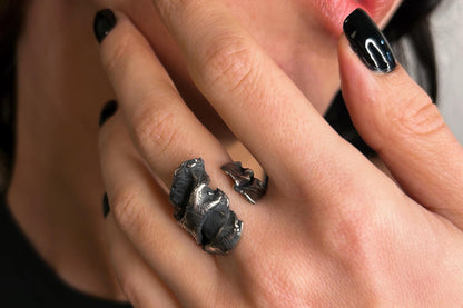 ვერცხლის გახსნილი ბეჭედი