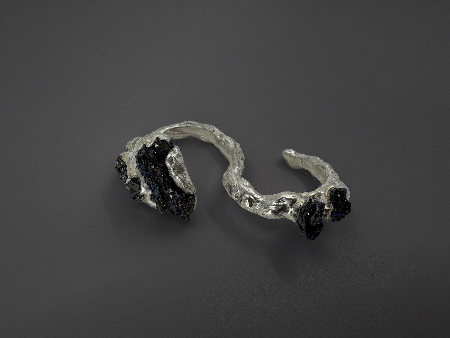 ვერცხლის ბეჭედი ქვით