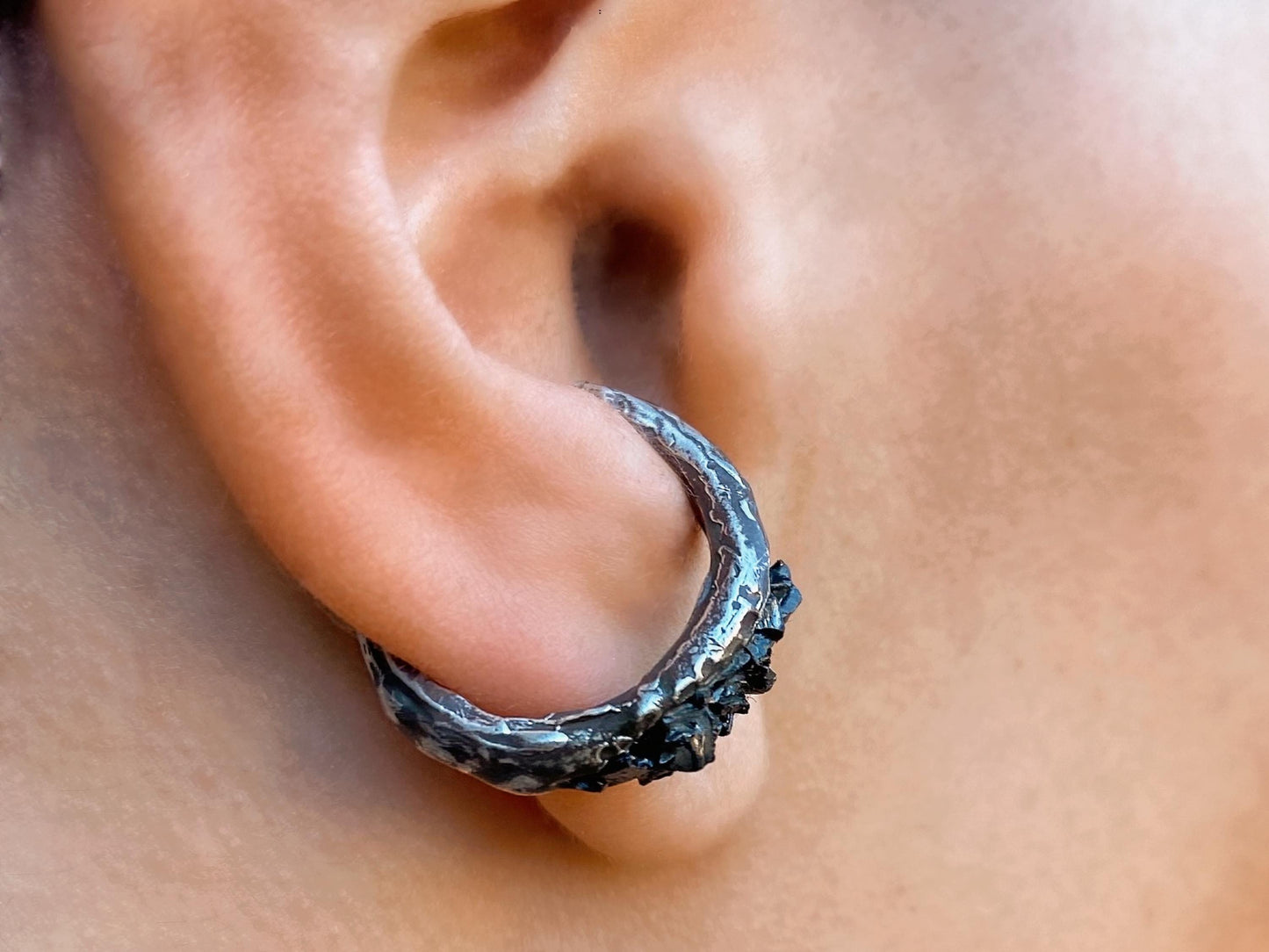 ვერცხლის საყურე ტურმალინით