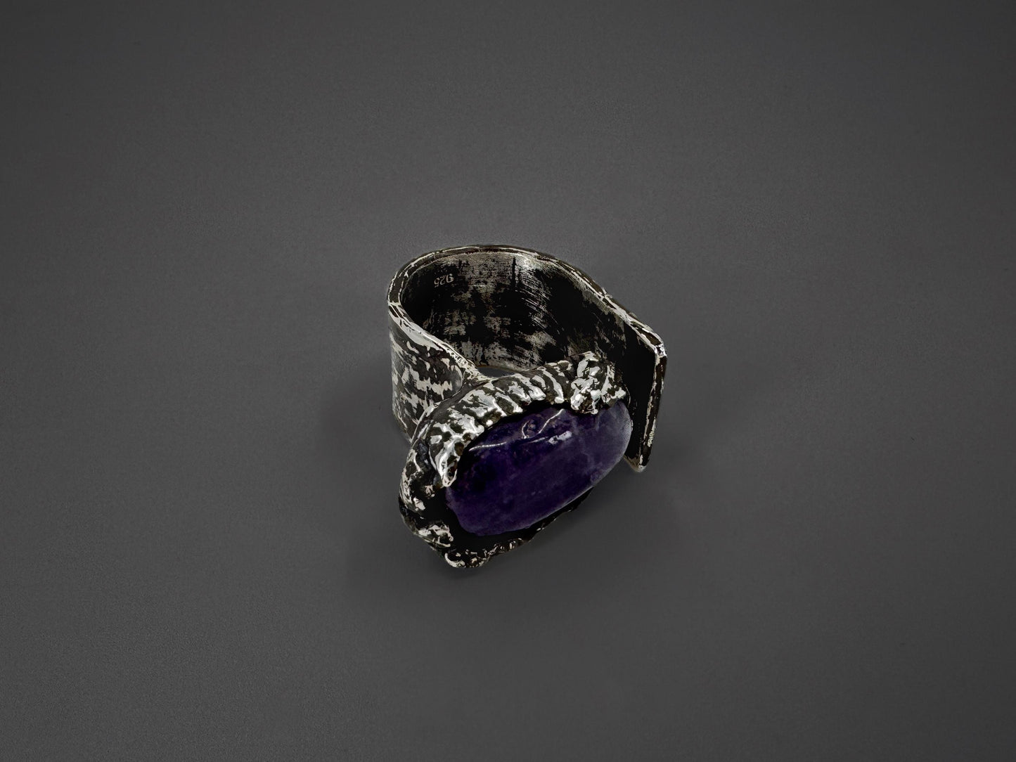 ამეთვისტოს ვერცხლის ბეჭედი