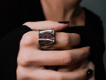 ვერცხლის ბეჭედი საფირის ქვით