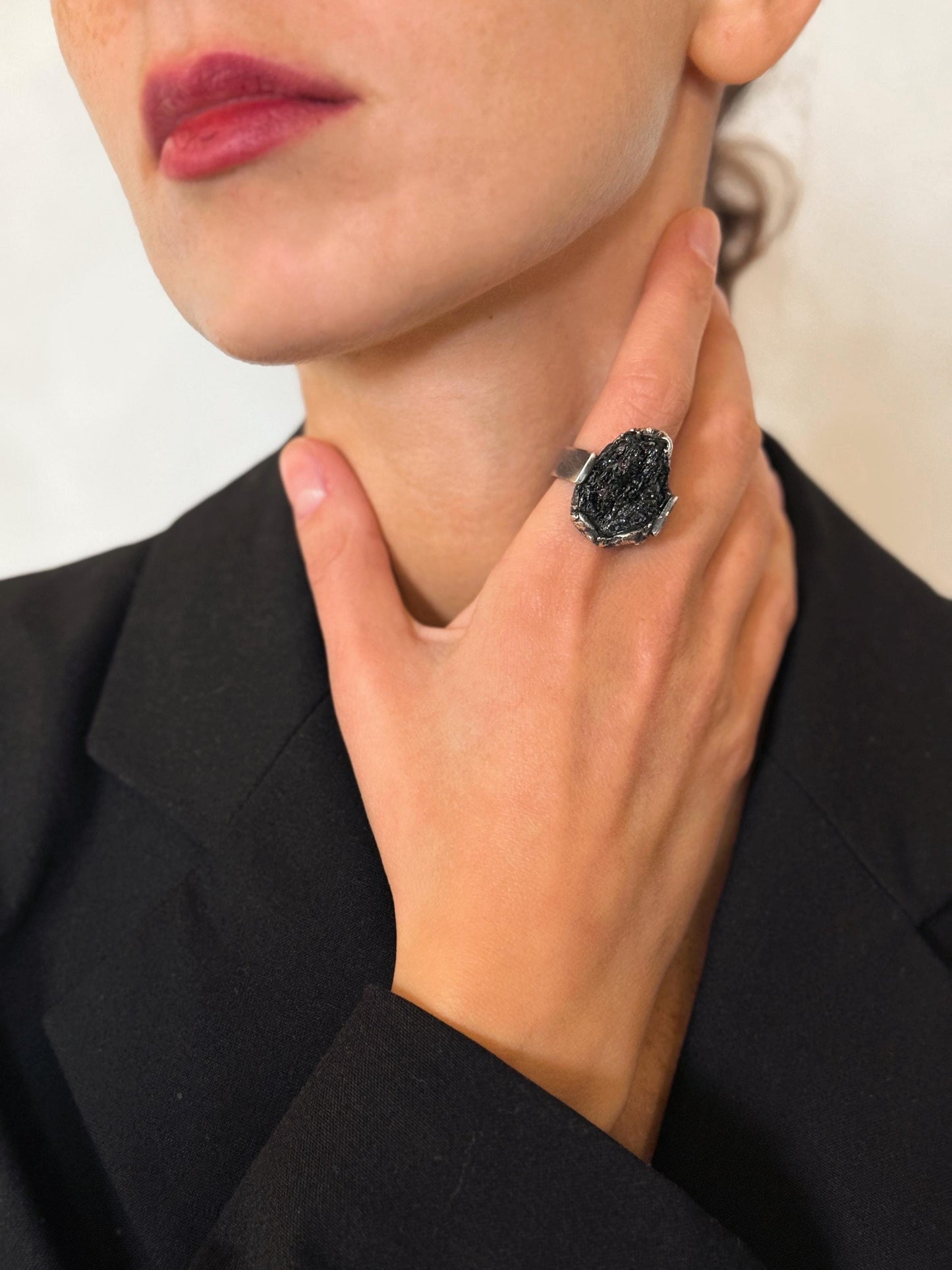 ვერცხლის ბეჭედი ქვით